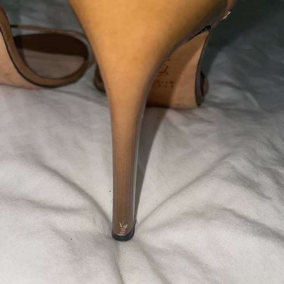 Stuart Weitzman nudistsong patent leather heels in tan, size 40/9 - Picture 7 of 14